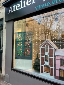 Entrée de l'atelier de Juliette Bouzou avenue du bac à Saint-Maur-des-Fossés